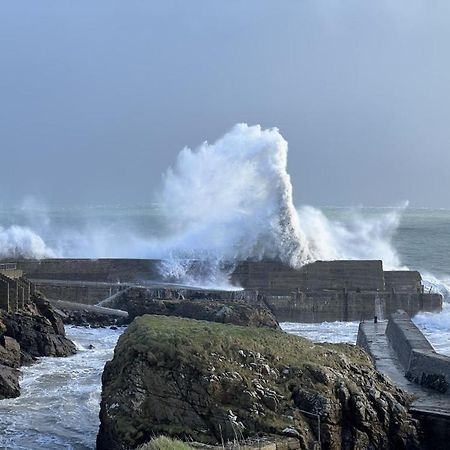 Road End Cottage Port of Ness Luaran gambar