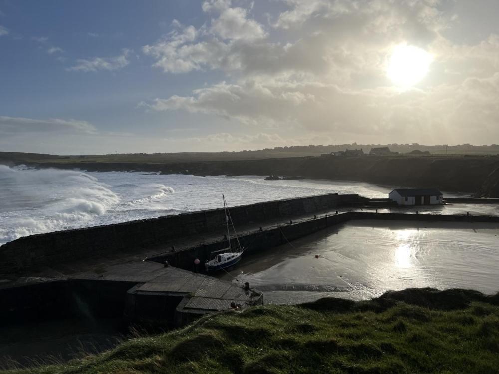 Road End Cottage Port of Ness Luaran gambar